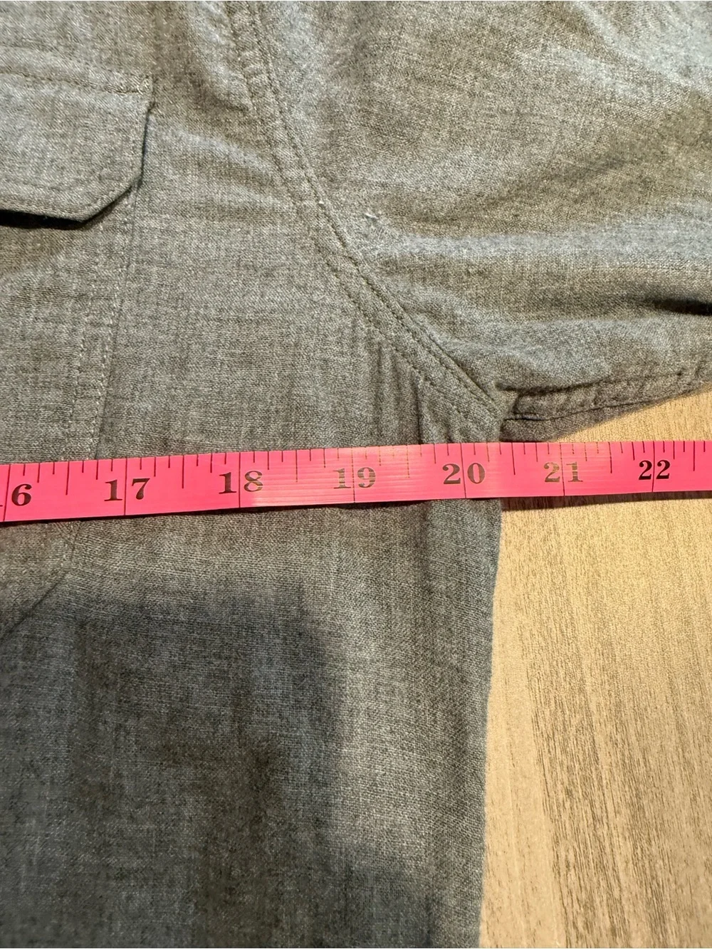 Banana Republic Men's Gray Button-Front Shirt with Check Lining